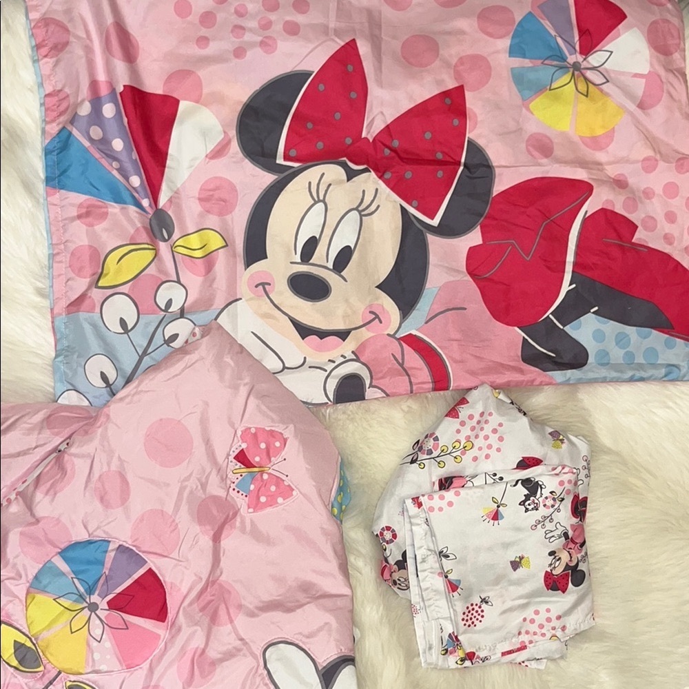 Minnie Mouse Bedding Set - Picture 4 of 5